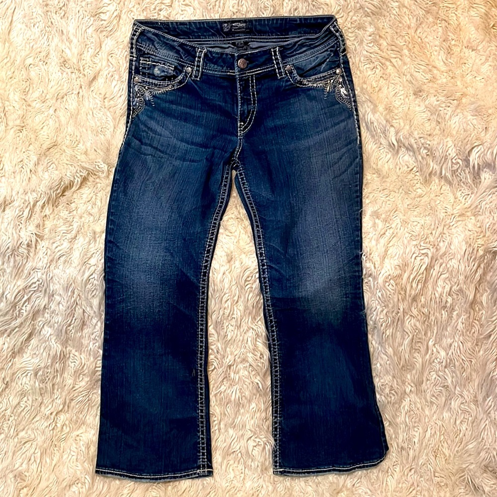 Silver Suki Sz W33/L30 Bootcut Mid rise Never worn! Distressed. Smoke free home.